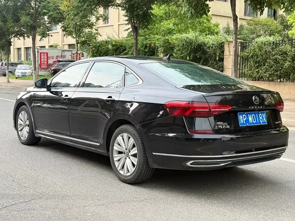 Volkswagen Passat — фото 9