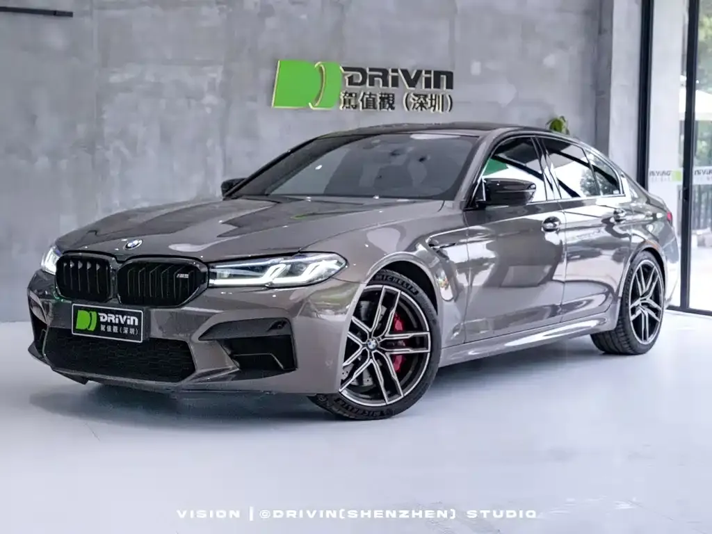 BMW M5 — фото 1