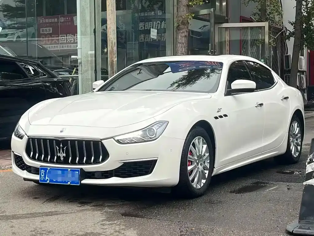 Maserati Ghibli — фото 1