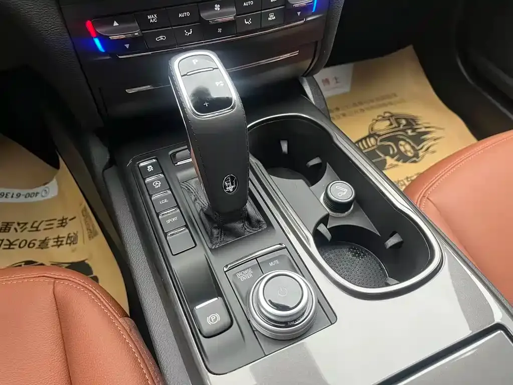 Maserati Ghibli — фото 10