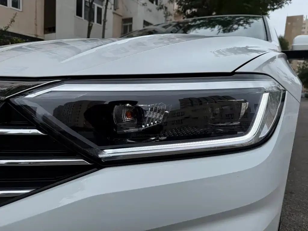 Volkswagen Sagitar — фото 4
