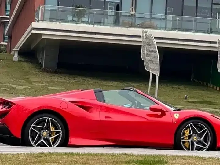 Ferrari F8 — фото 4