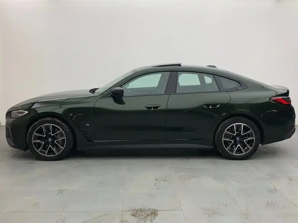 BMW i4 — фото 3