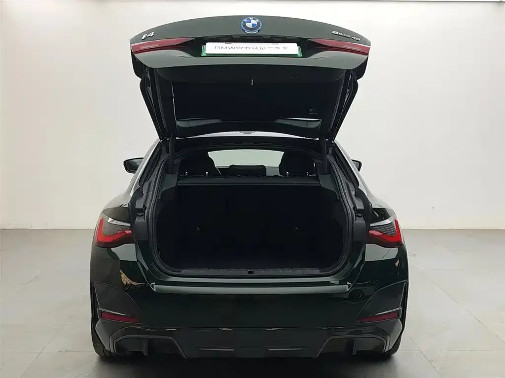 BMW i4 — фото 6