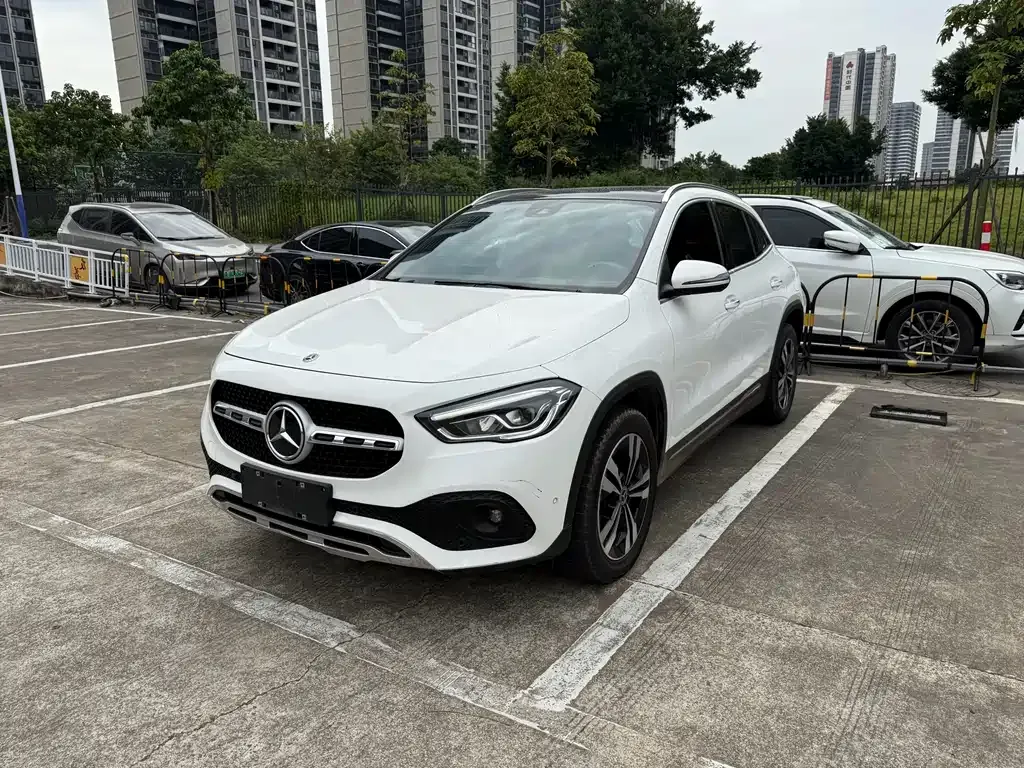 Mercedes-Benz GLA — фото 1