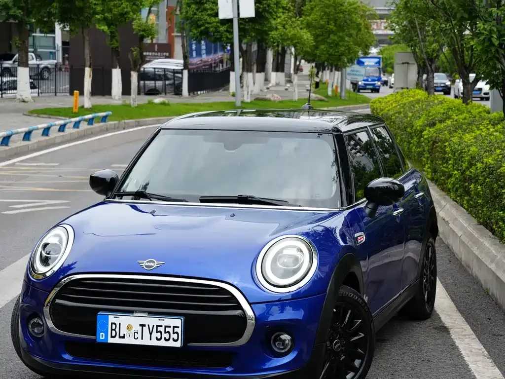 MINI Cooper (3-door) — фото 1