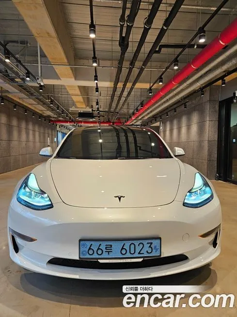 Tesla Model 3 — фото 1