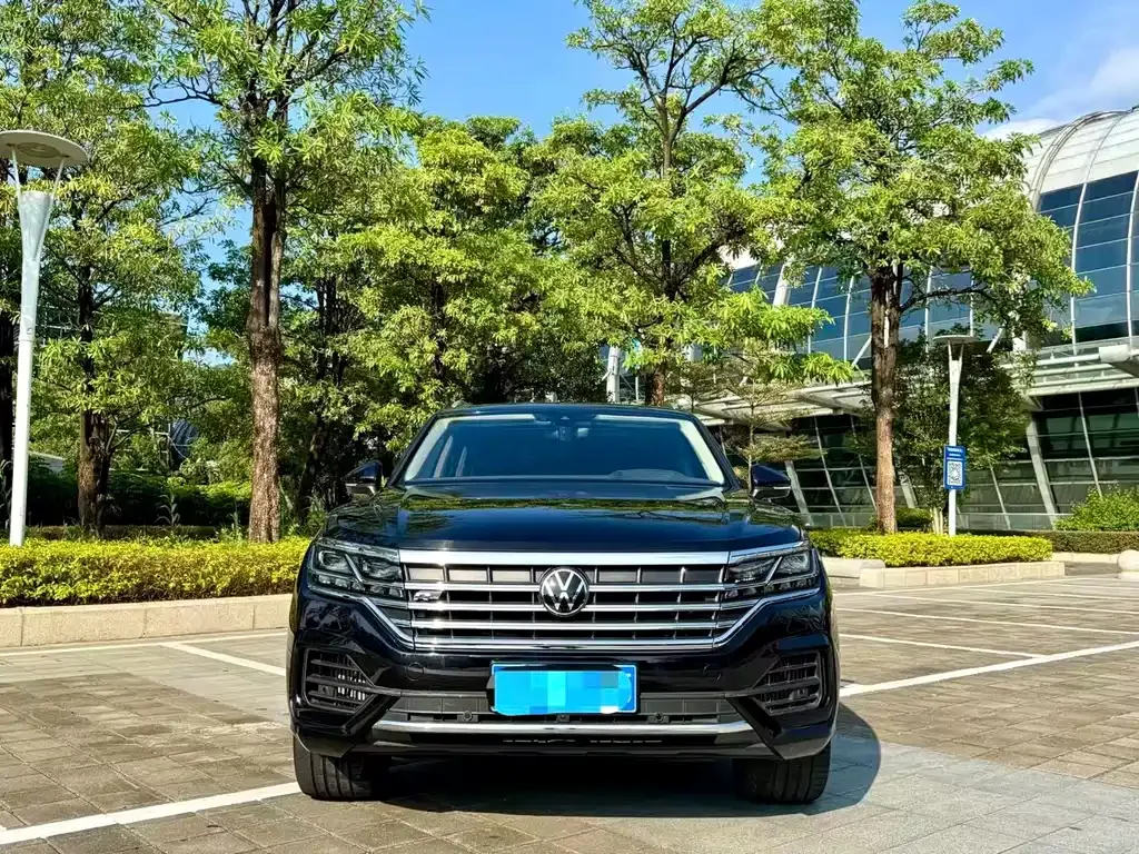 Volkswagen Touareg — фото 2