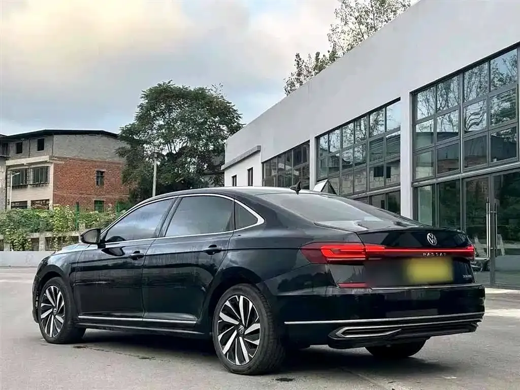 Volkswagen Passat — фото 10