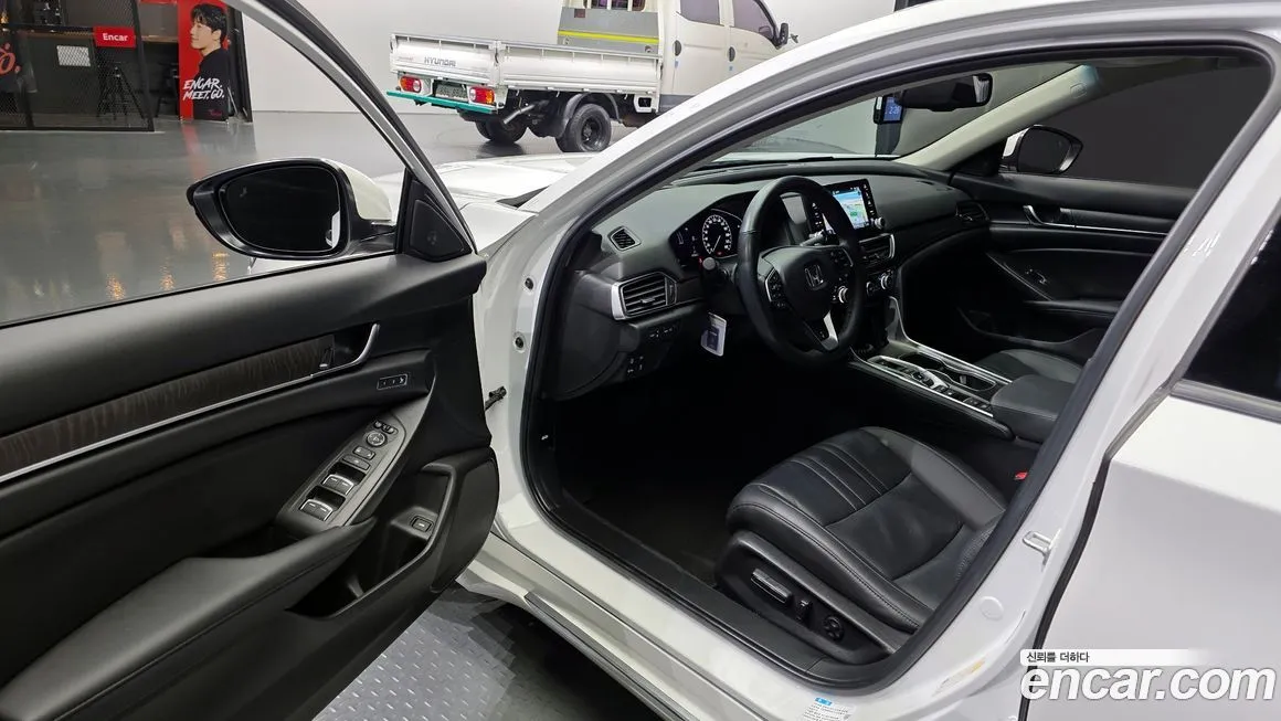 Honda Accord — фото 10