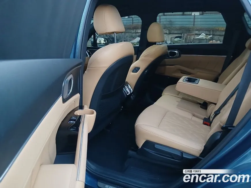Kia Sorento — фото 10