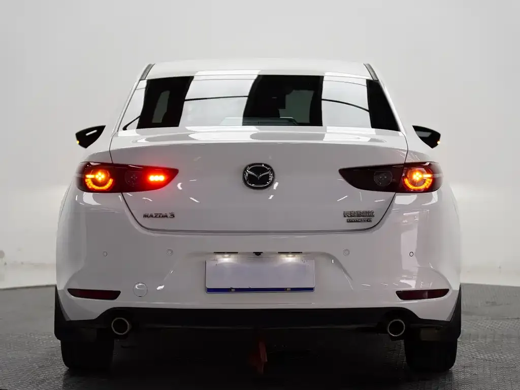Mazda 3 Axela — фото 4