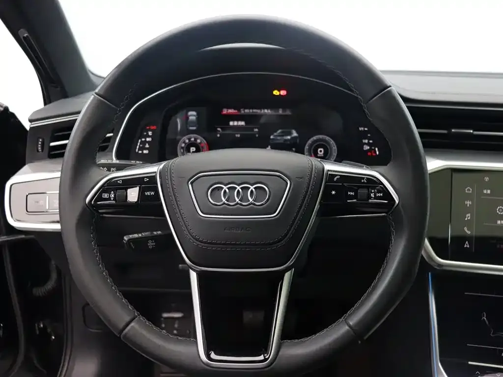 Audi A6L — фото 10