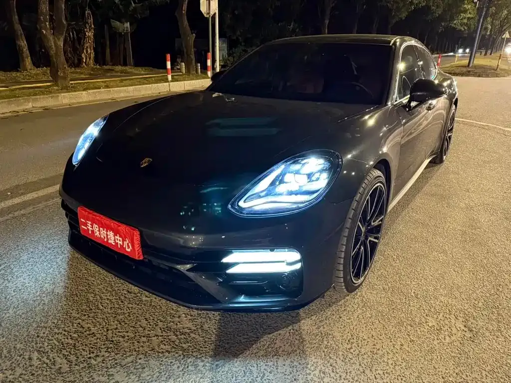 Porsche Panamera — фото 1