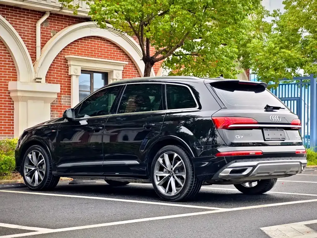 Audi Q7 — фото 7