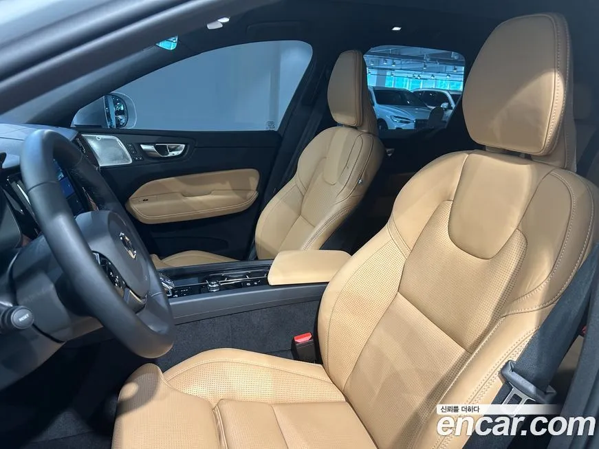 Volvo XC60 — фото 10
