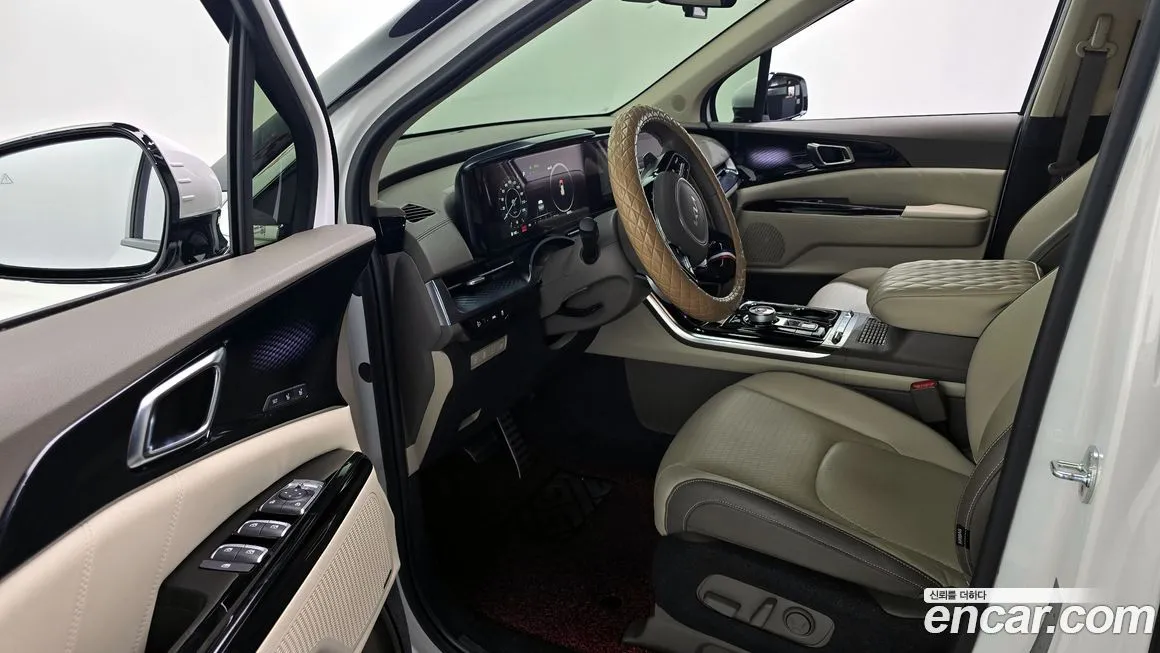 Kia Carnival — фото 10