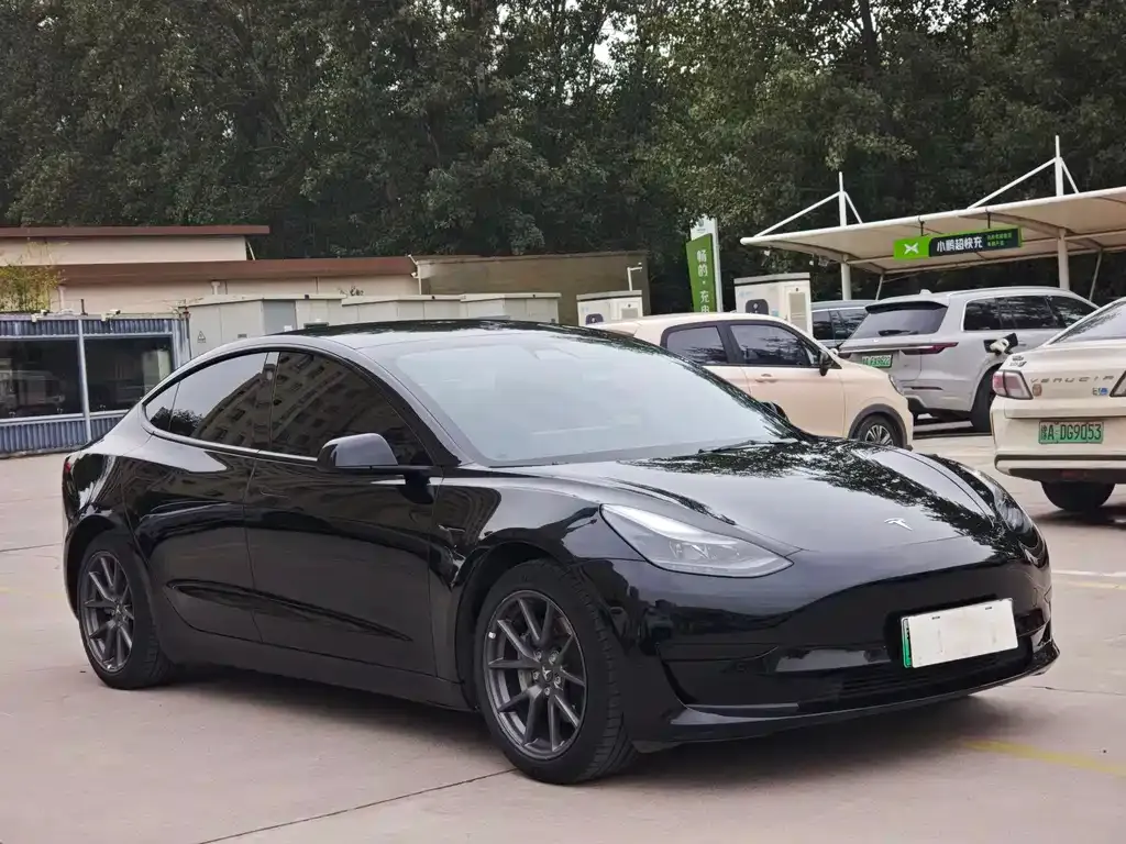 Tesla Model 3 — фото 3