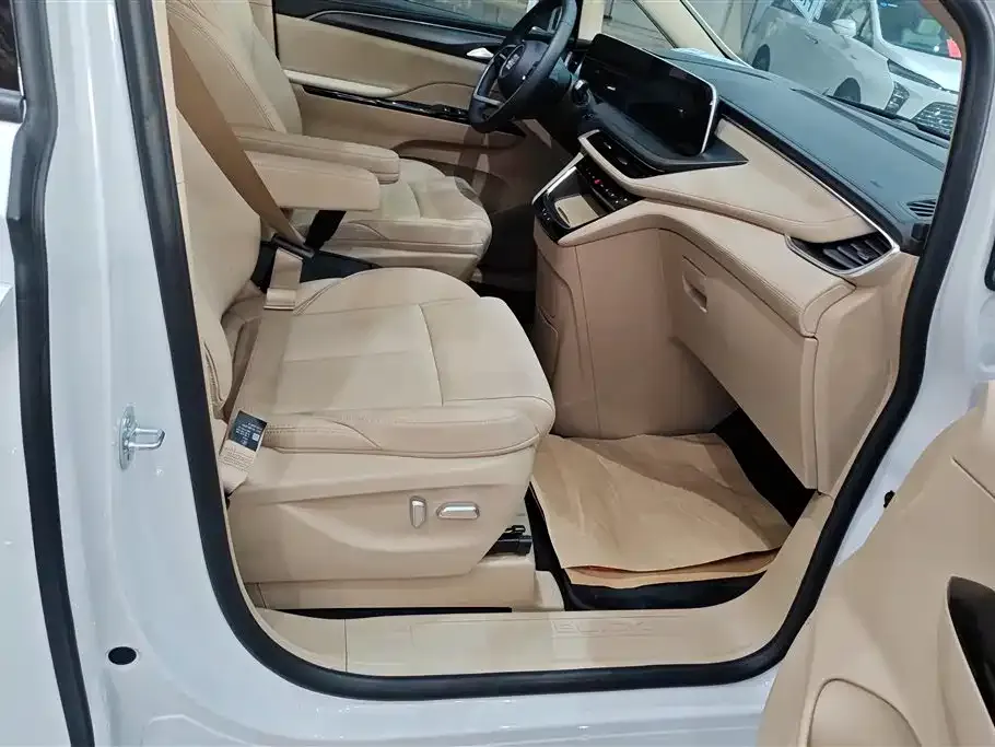 Buick GL8 Hybrid — фото 8