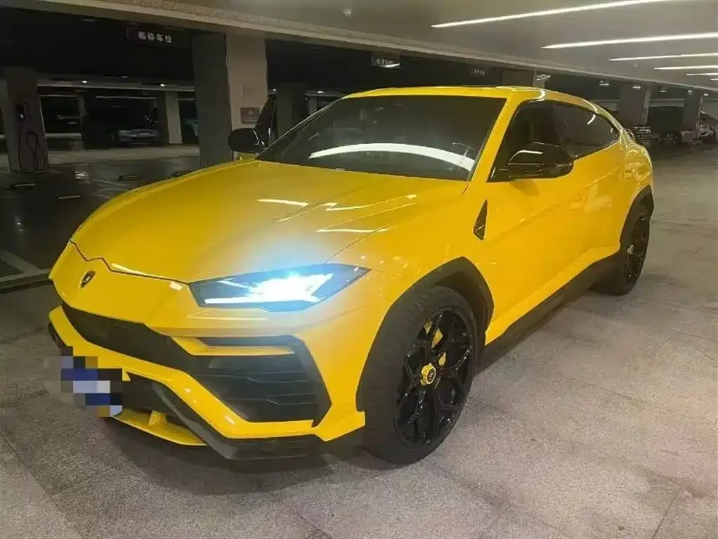 Lamborghini Urus — фото 1