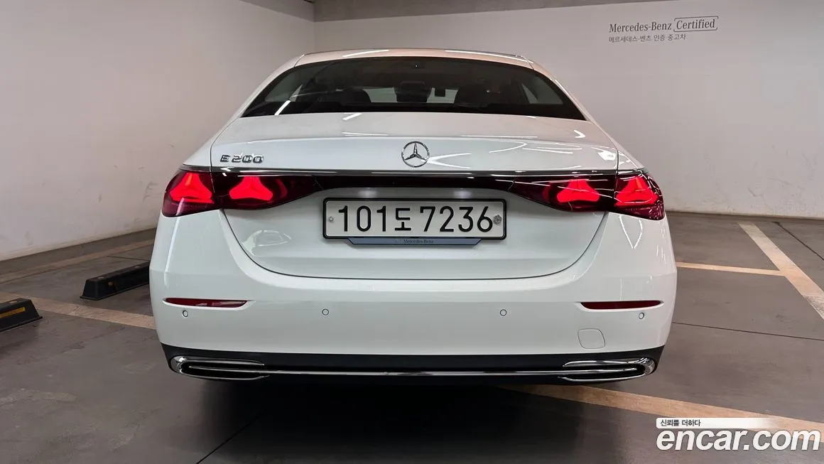 Mercedes-Benz E-Class — фото 4