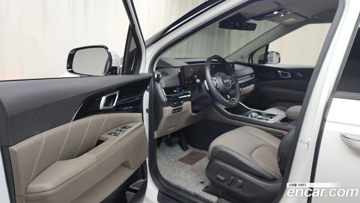 Kia Carnival — фото 10