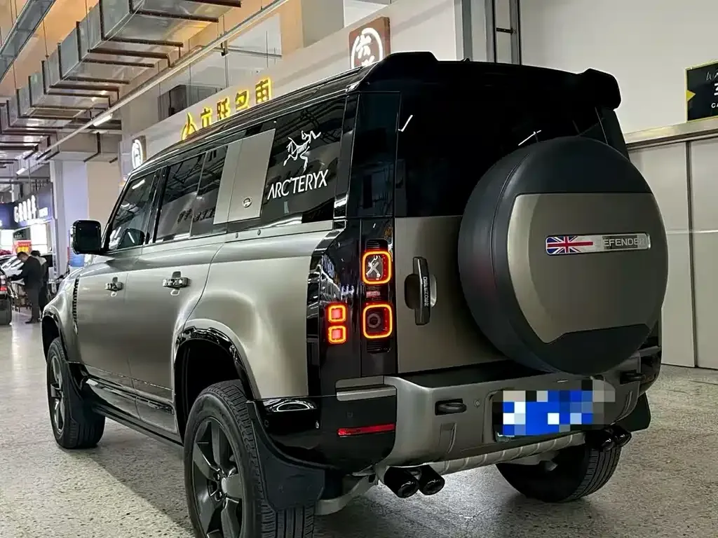 Land Rover Defender — фото 10
