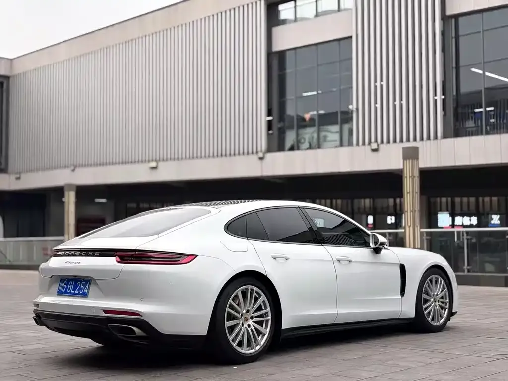 Porsche Panamera — фото 9