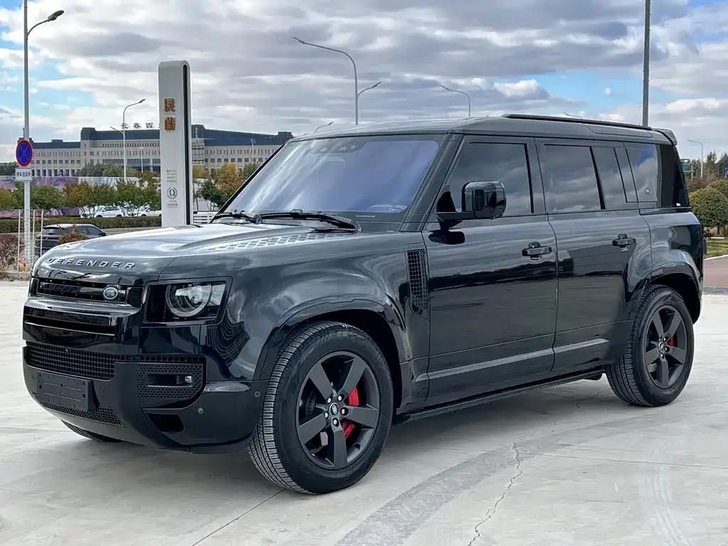 Land Rover Defender — фото 1