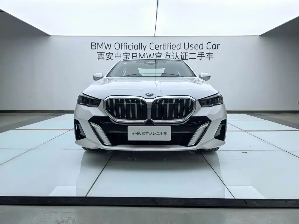 BMW 5 Series — фото 2