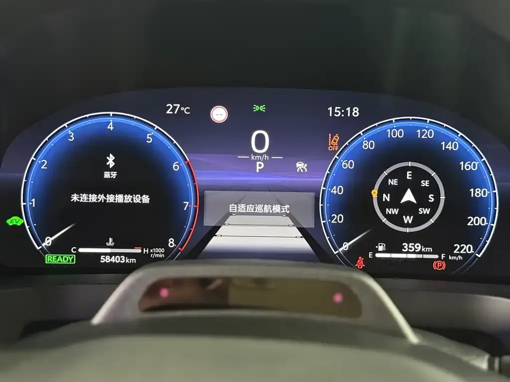 Toyota Alphard — фото 10