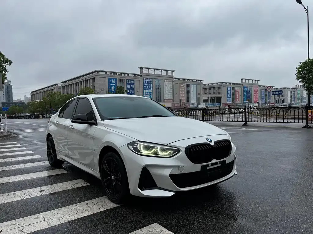 BMW 1 Series — фото 1