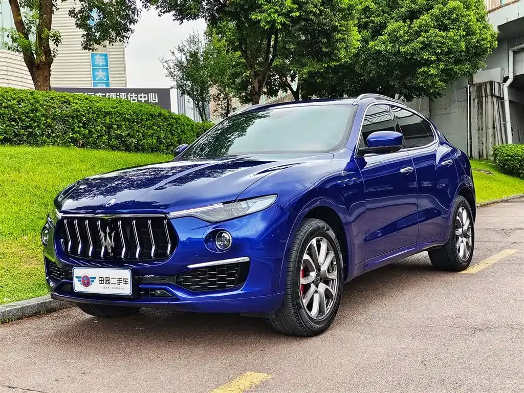 Maserati Levante — фото 1