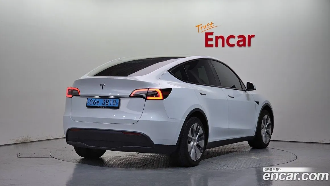 Tesla Model Y — фото 2