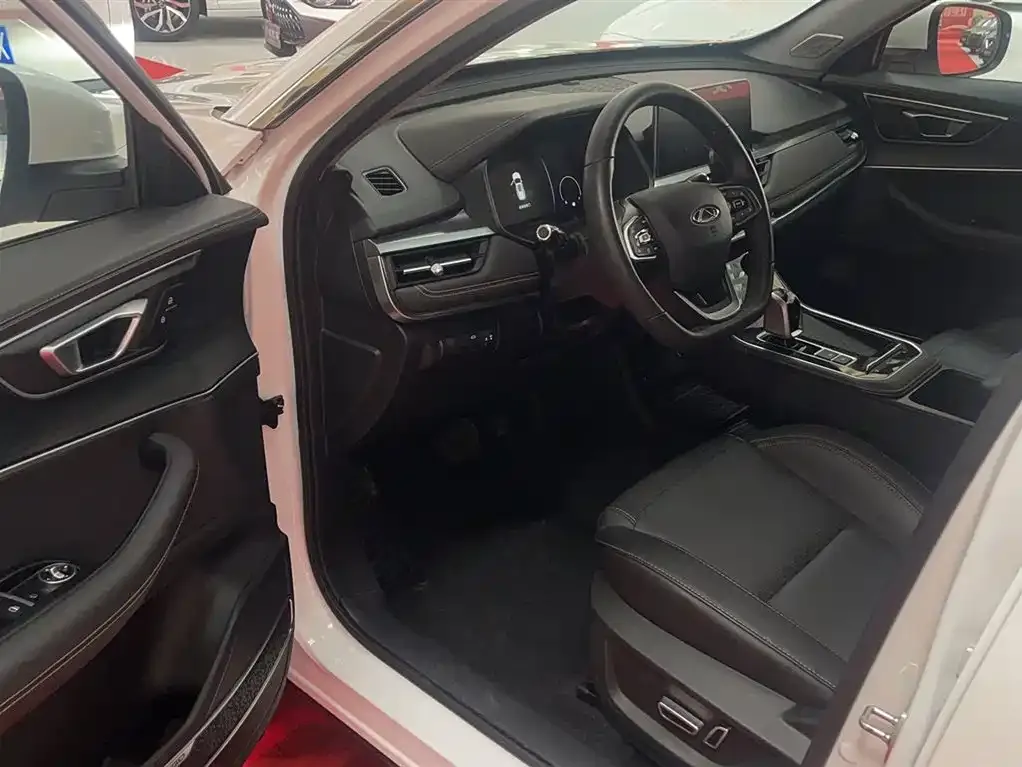 Chery Tiggo 8 — фото 10