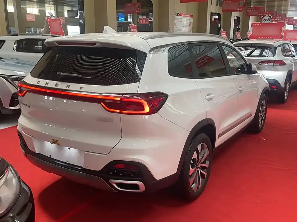Chery Tiggo 8 — фото 6