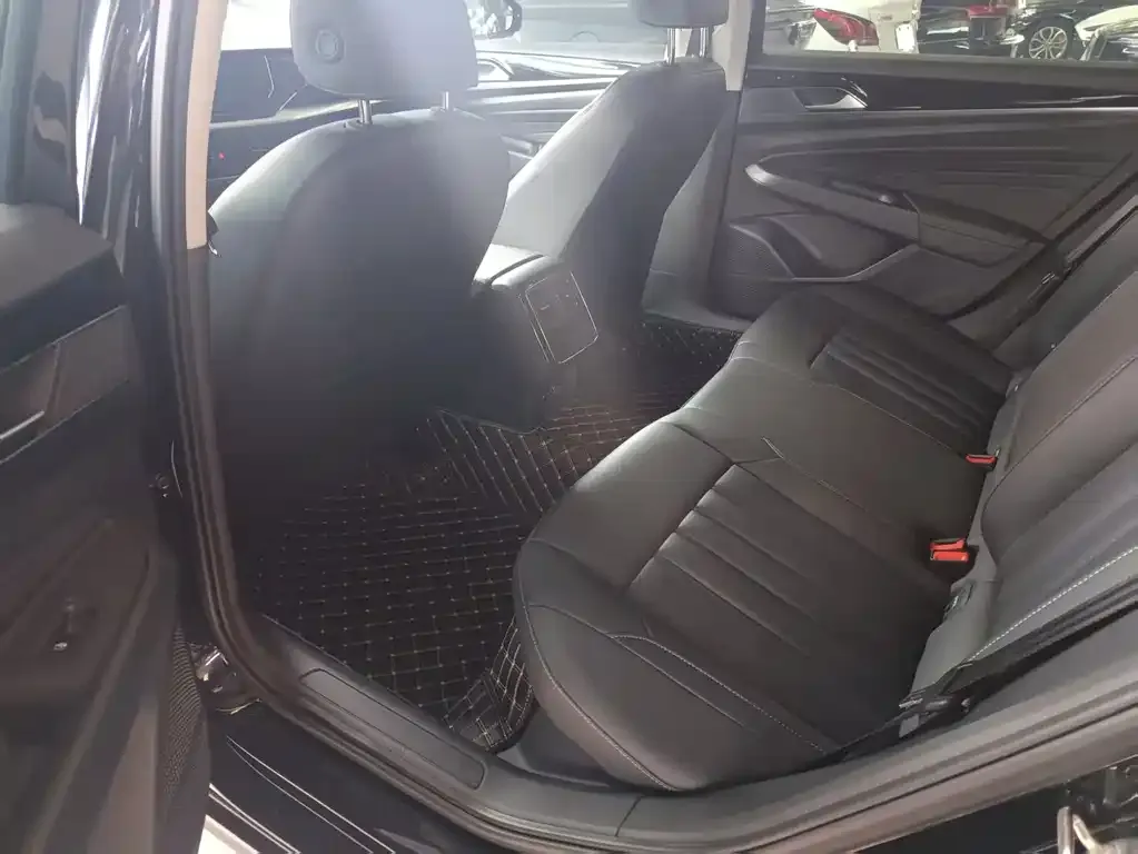 Volkswagen Passat — фото 7