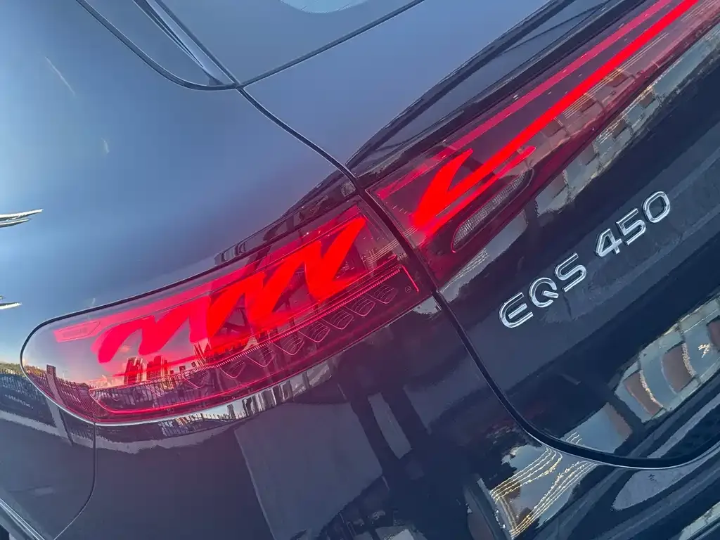 Mercedes-Benz EQS SUV — фото 9