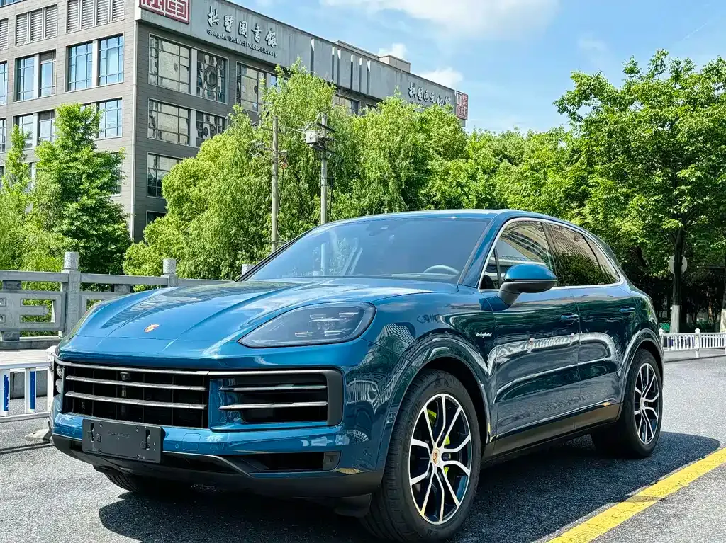 Porsche Cayenne Hybrid — фото 1