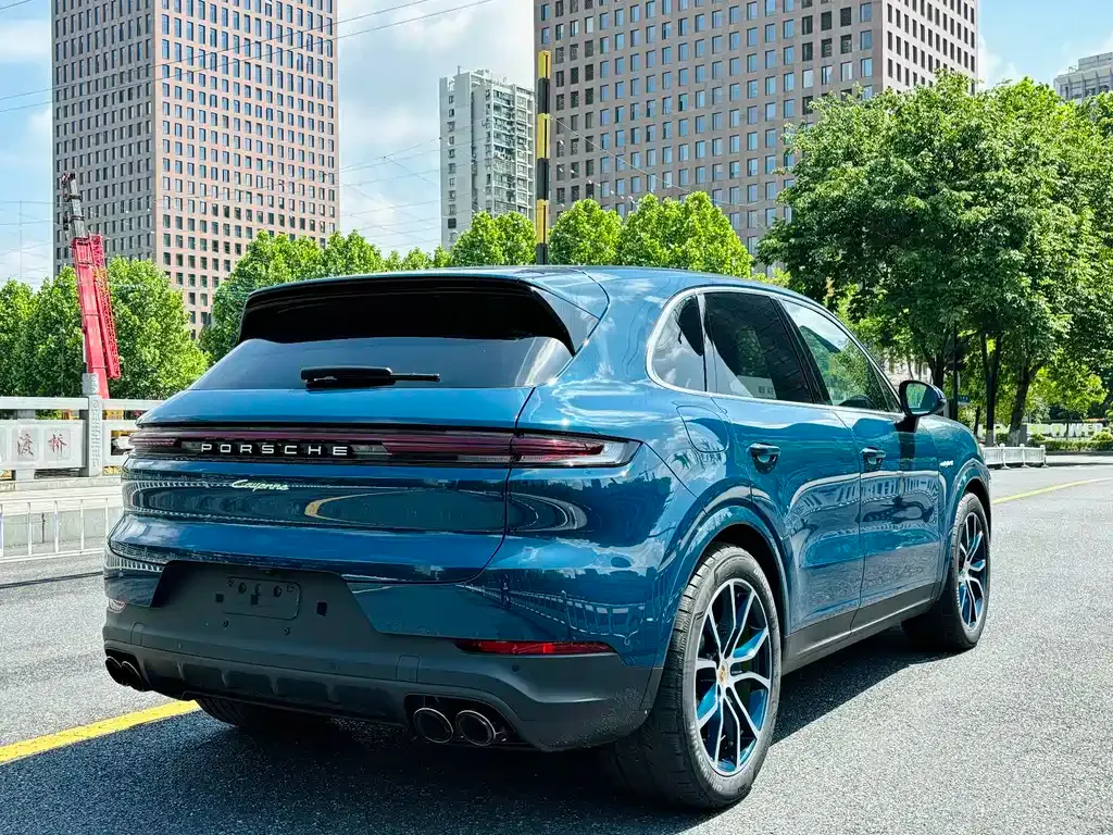 Porsche Cayenne Hybrid — фото 6