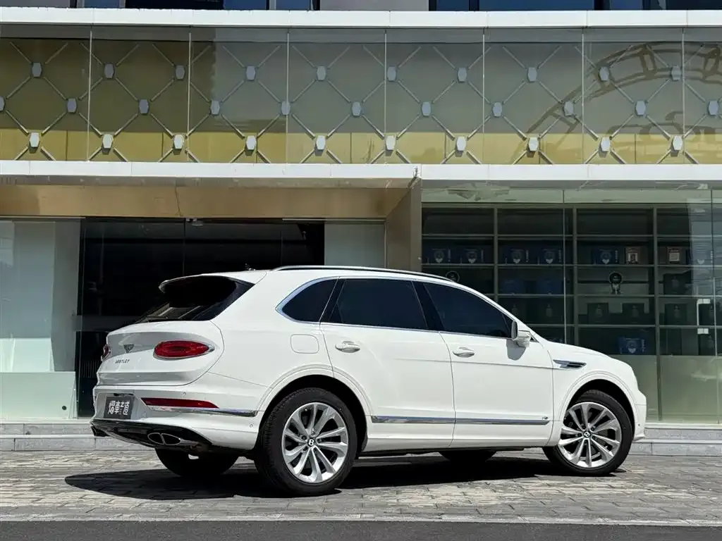 Bentley Bentayga — фото 3