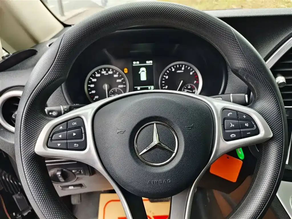 Mercedes-Benz Vito — фото 10