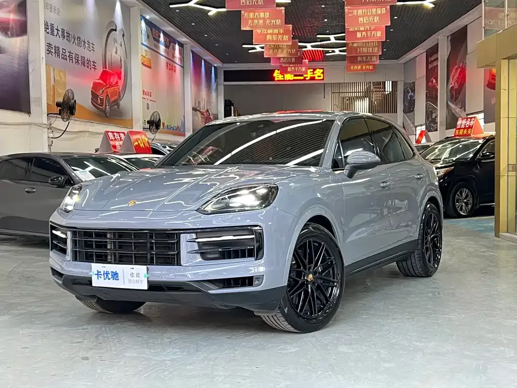 Porsche Cayenne — фото 1