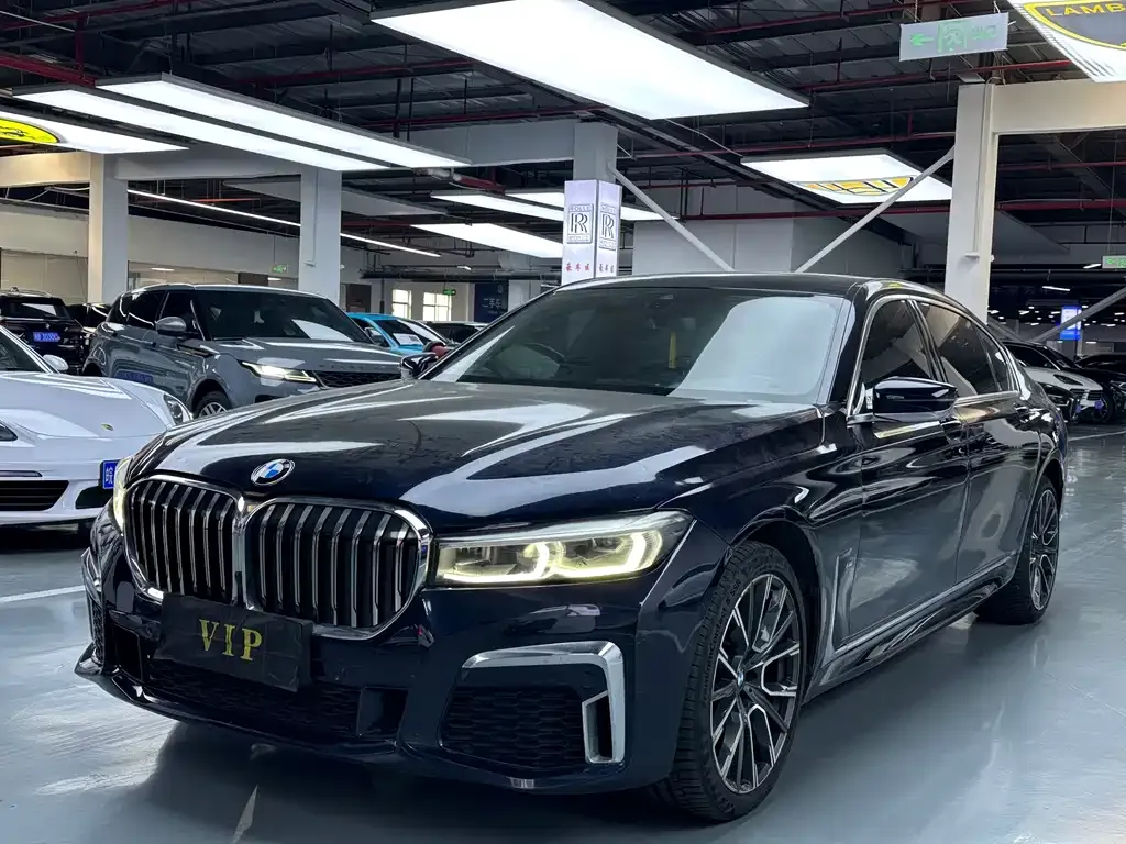 BMW 7 Series — фото 1