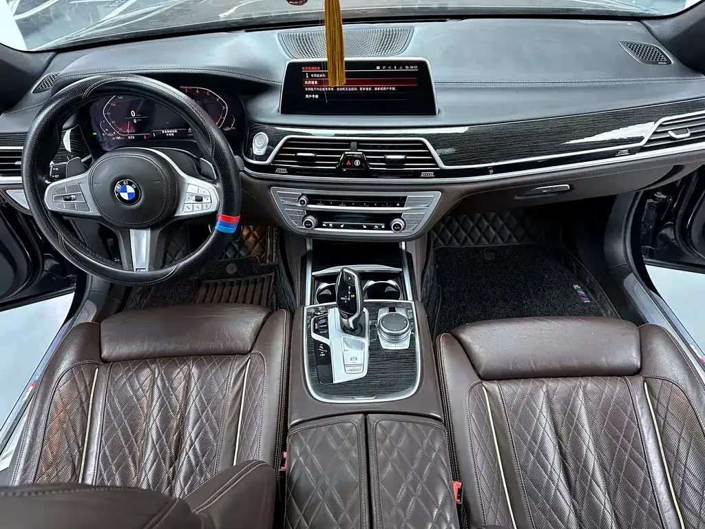 BMW 7 Series — фото 9