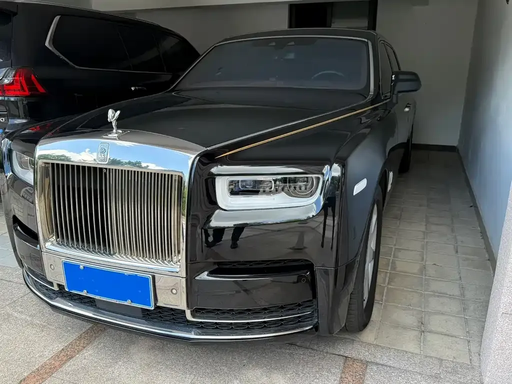 Rolls-Royce Phantom — фото 1