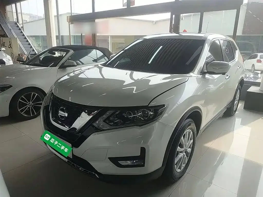 Nissan X-Trail — фото 1