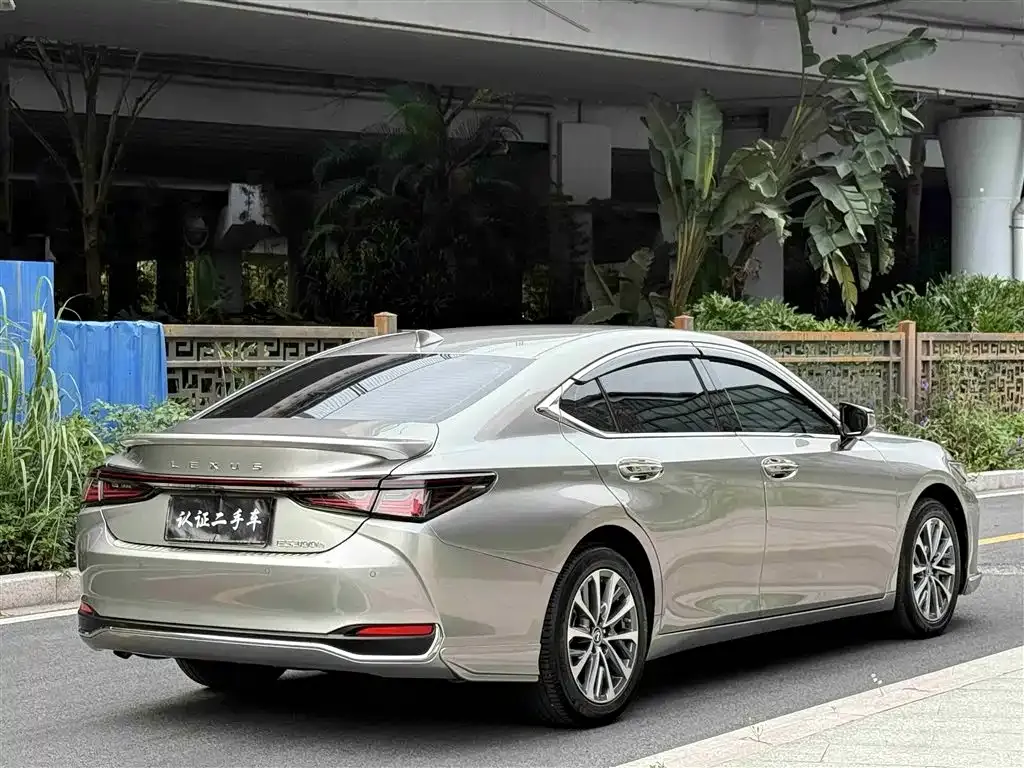 Lexus ES — фото 4