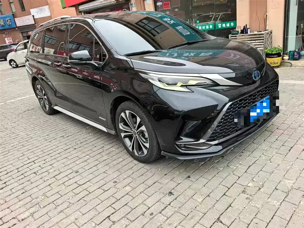 Toyota Granvia — фото 8
