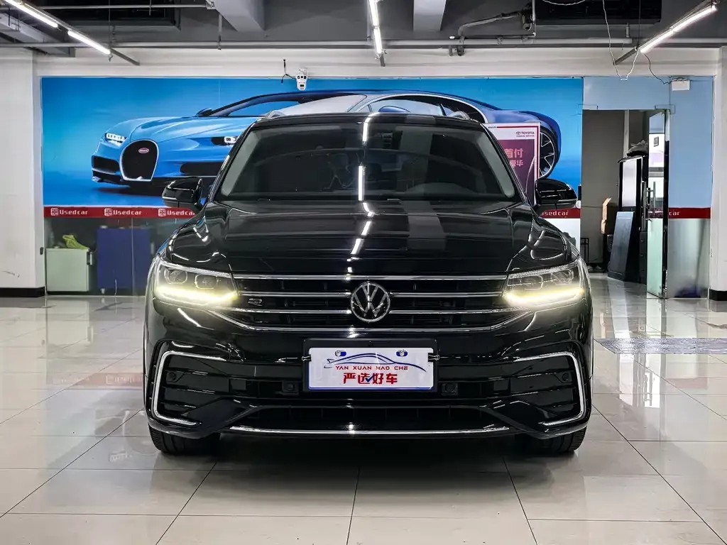 Volkswagen Tiguan L — фото 2